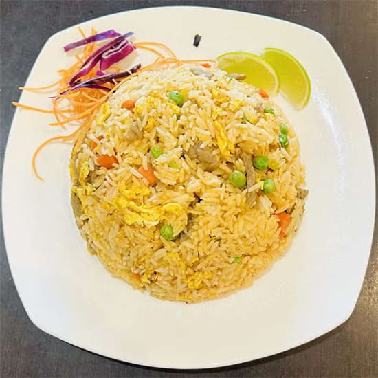 Chinese Beef Yeung Chow Fried Rice (with egg) 中式牛肉扬州炒饭（含蛋）